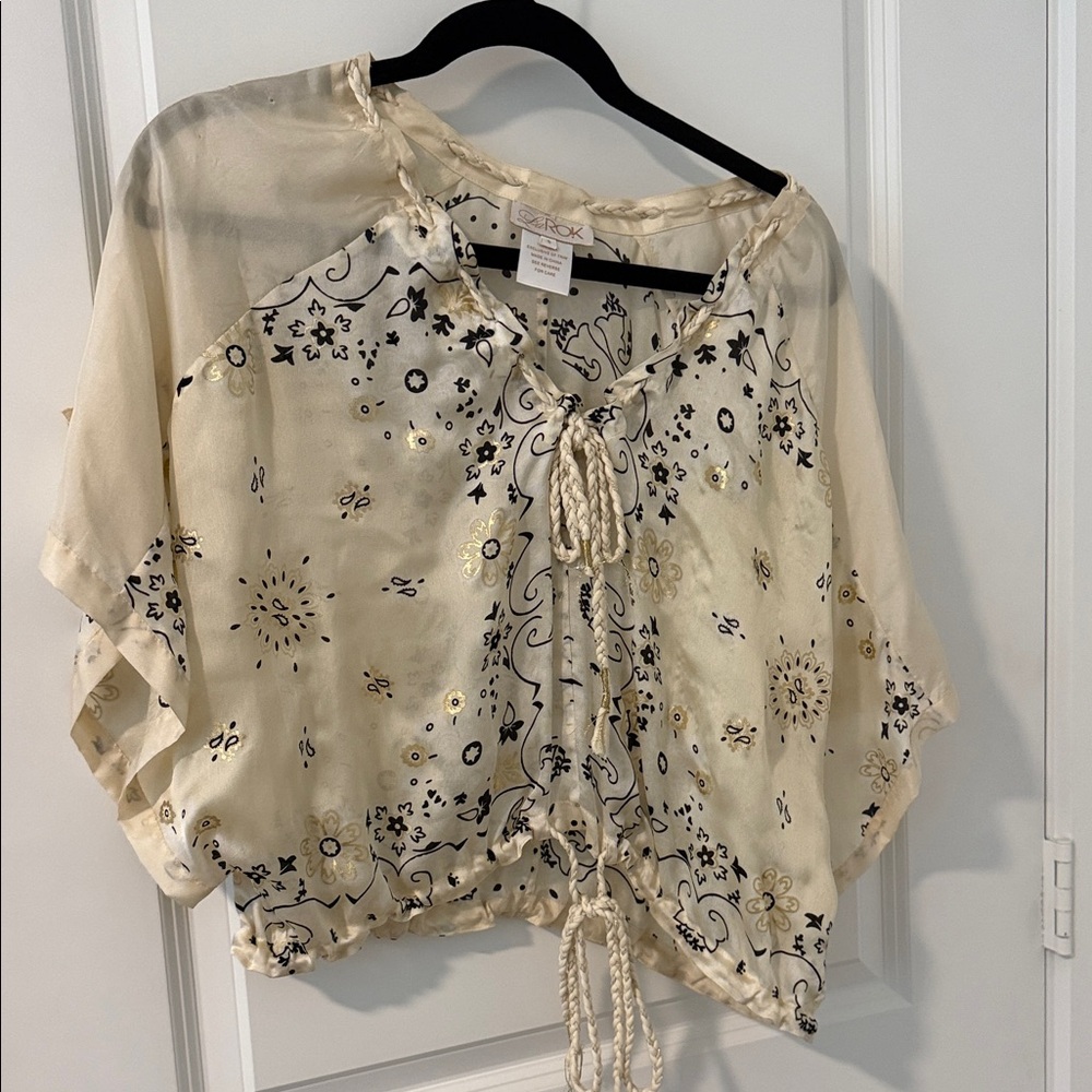 LaRok Cream and Black Patterned Blouse
